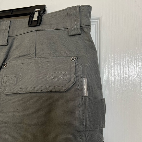 Men's DuluthFlex Fire Hose Cargo Shorts, , 38, NWOT - Picture 6 of 6